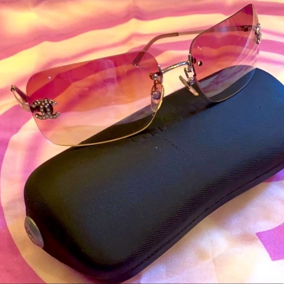 RARE AUTHENTIC VINTAGE CHANEL Y2K CRYSTAL CC RIMLESS SUNGLASSES ⭐️⭐️⭐️⭐️⭐️ - Picture 3 of 16